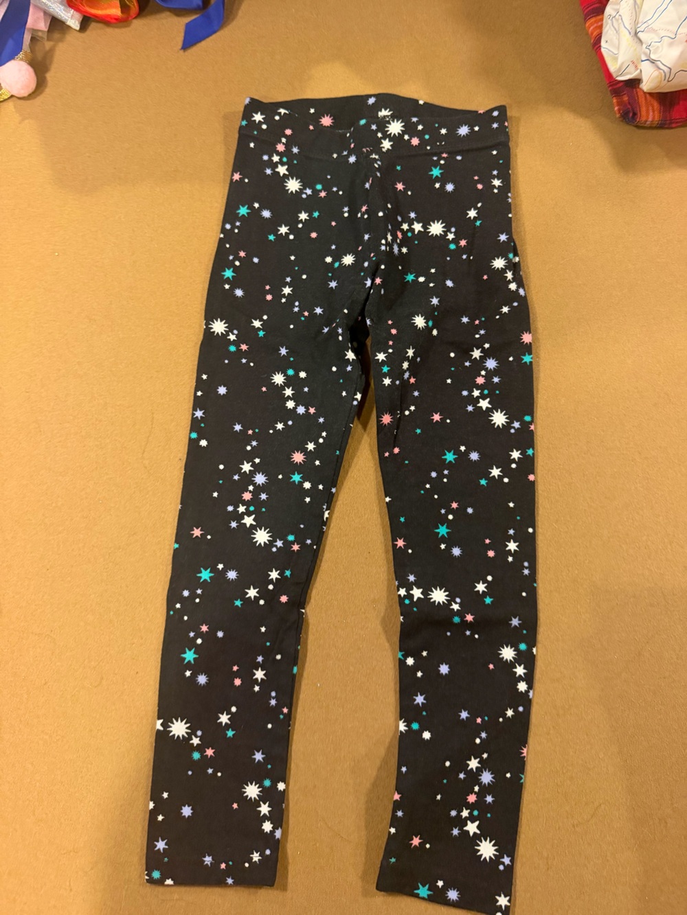 Amazon Essentials Black Leggings with Multicolor Star Print